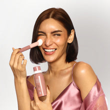 Load image into Gallery viewer, Luxelle Multi-Use Facial Brush
